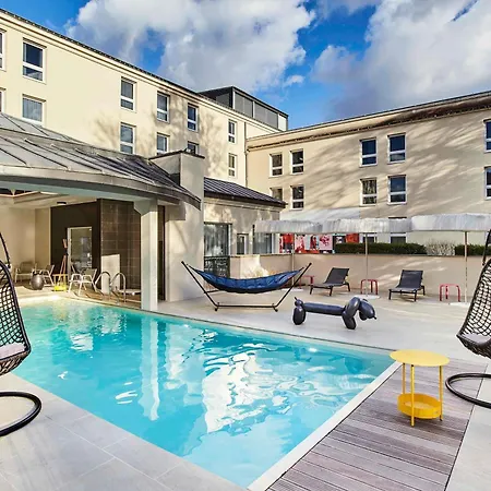 Отель Mercure Chateau De