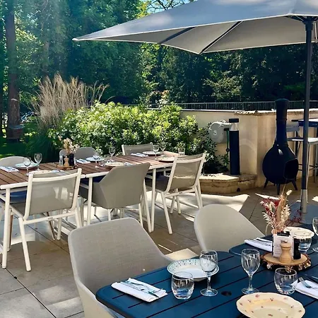 Отель Mercure Chateau De Фонтенбло